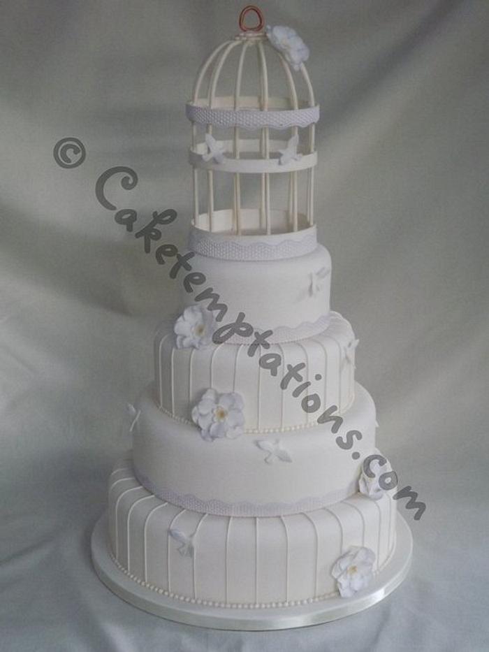 Gravity defying bird cage cake | Bird cage cake, Gravity cake, Gravity  defying cake