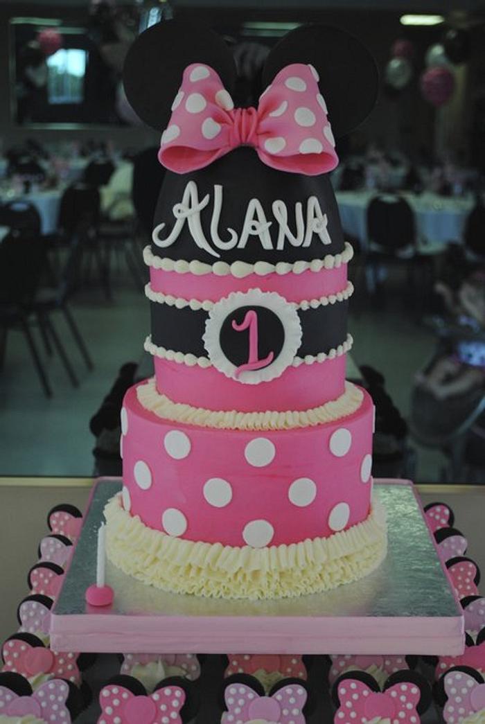 Minnie Mouse 1st Birthday - Cake, cupcakes and cookies!