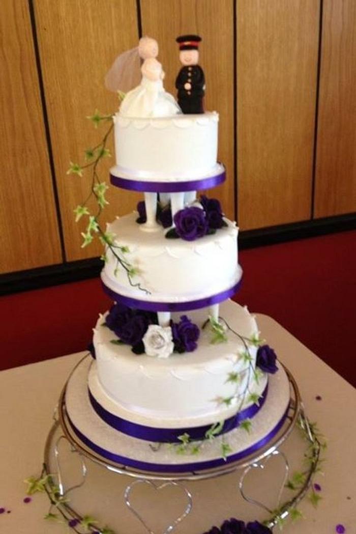 Traditional wedding cake 