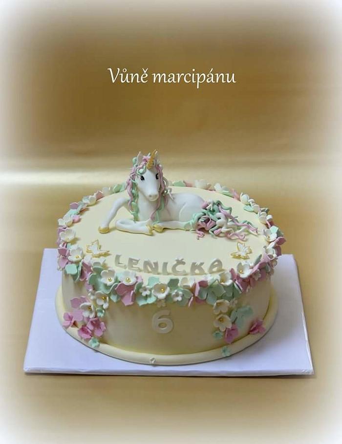 Pastel cake with the Unicorn