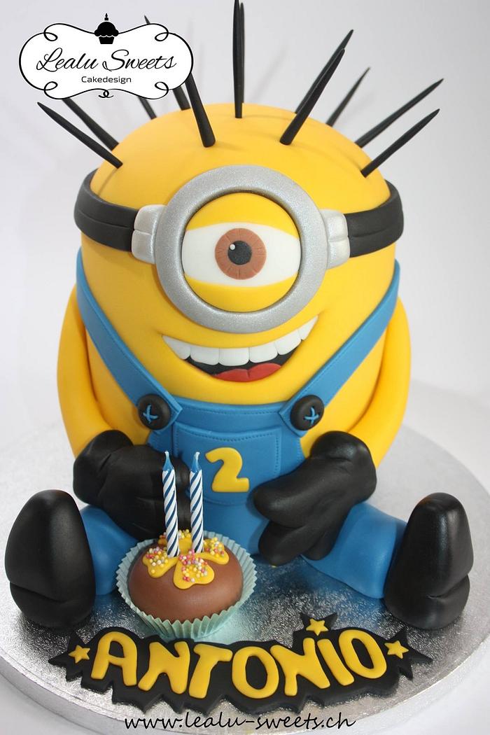 Minion cake