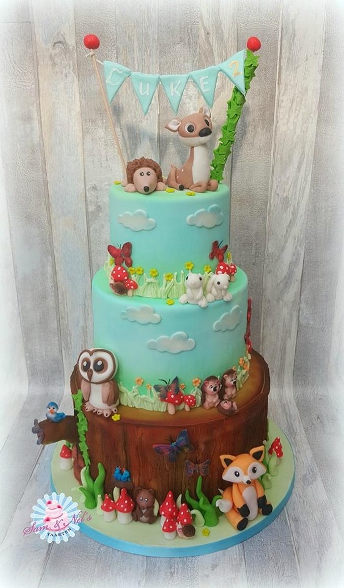 Animal woods cake