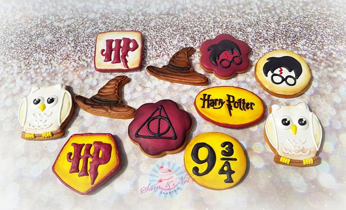 Harry Potter icing cookies