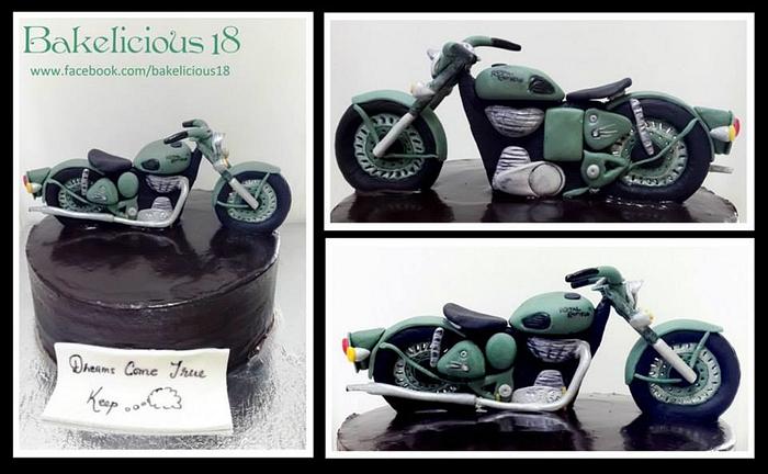 Royal Enfield motorbike cake