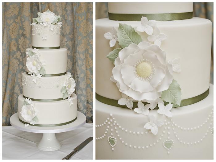 Yorkshire Roses wedding cake