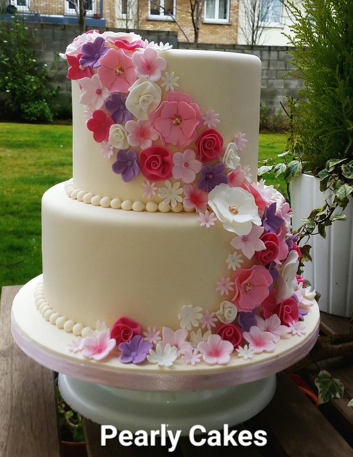 Shades of Pinks & Purples Wedding Cake