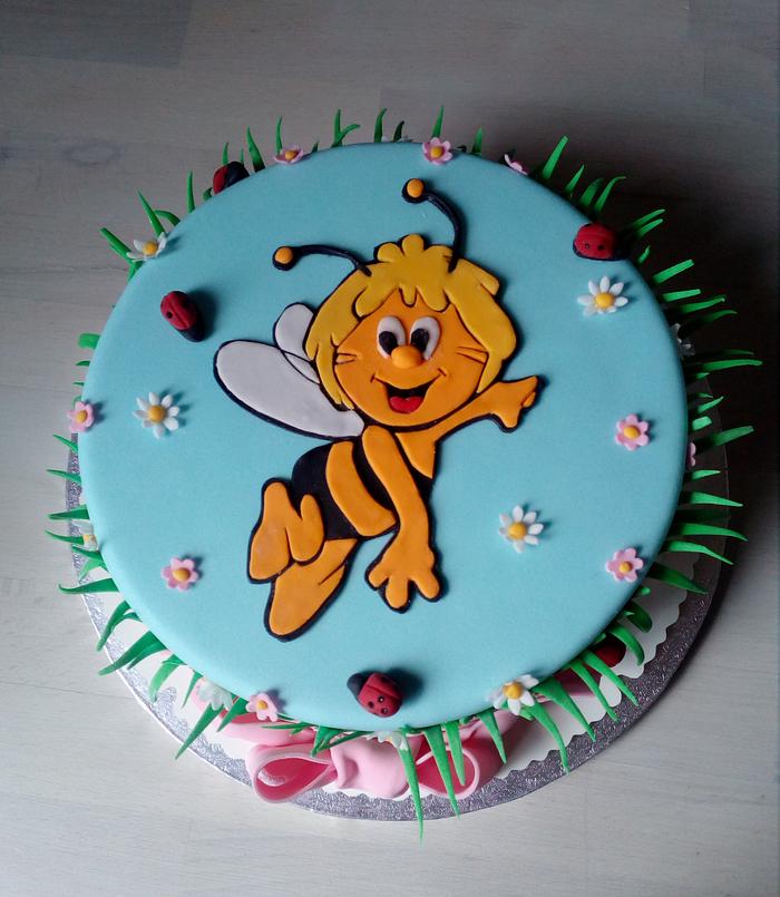 Maya the Bee cake