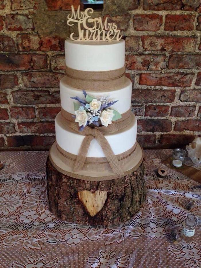 Natural themed wedding cake 