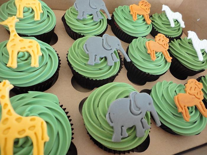 simple safari animal birthday cupcakes