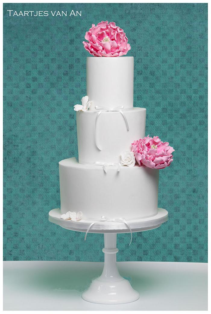 Clean and chique weddingcake