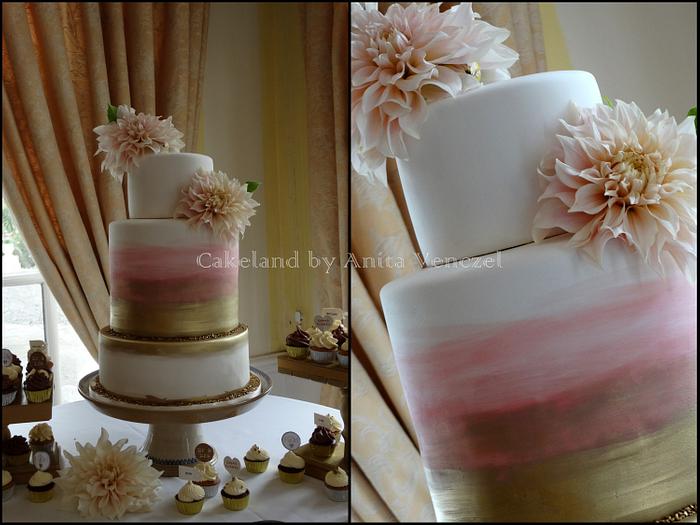 Rose gold wedding and cupcakes