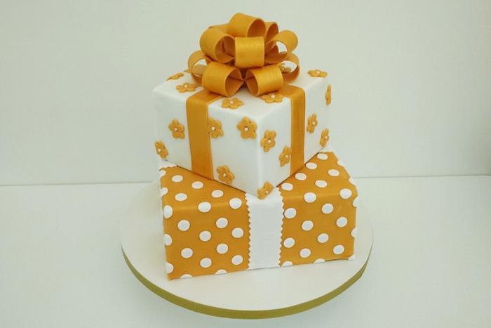 Golden Wedding Present Cake