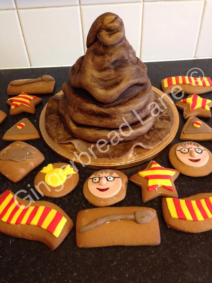 Harry potter sorting hat with matching gingerbread.