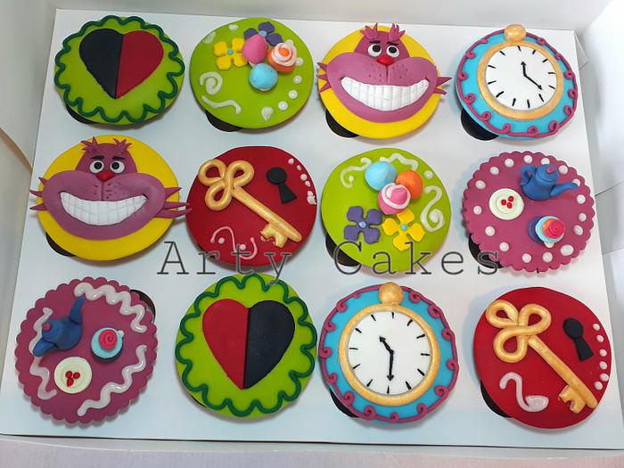 Alice in wonderland cupcakes by Arty cakes 
