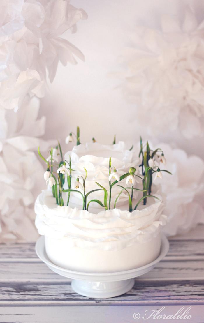 Small Snowdrops Wedding Cake