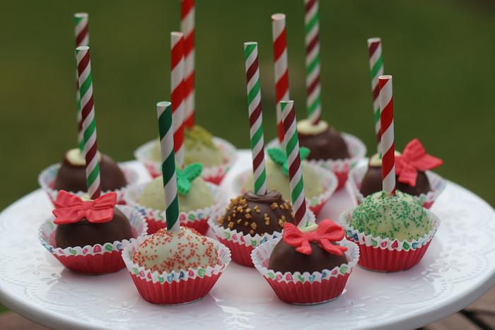 Christmas cake pops 