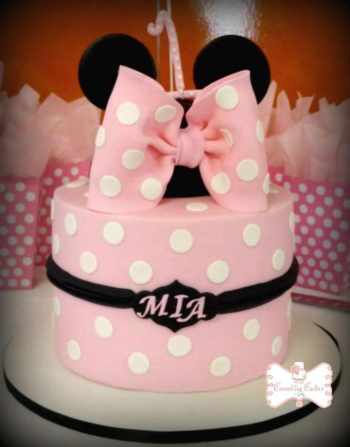 Mia's Minnie Mouse Cake