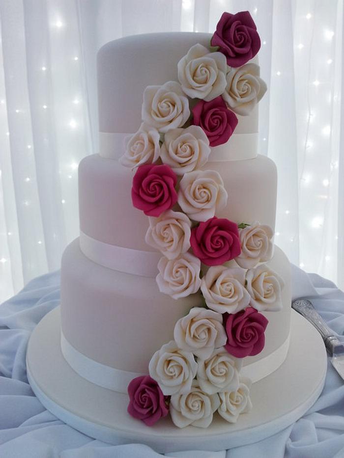 Elegance roses wedding cake