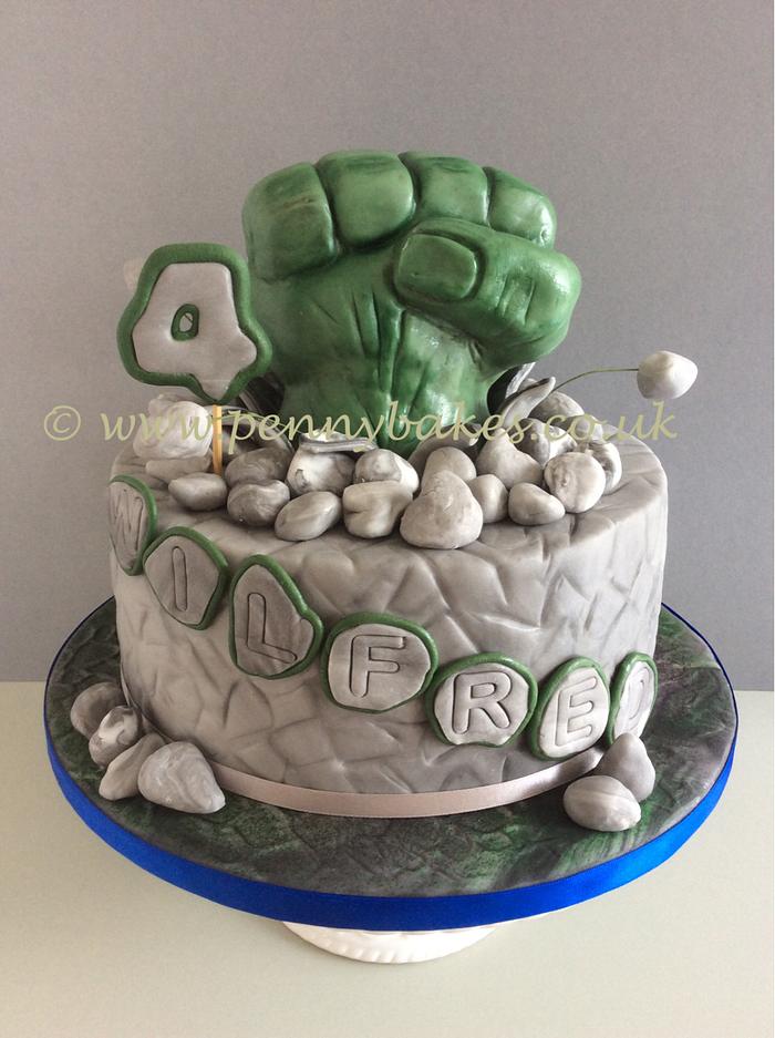 The Hulk cake!! 