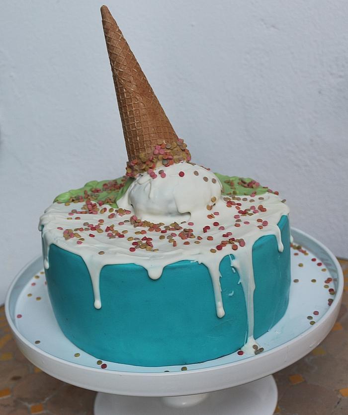 Ice creame cone cake