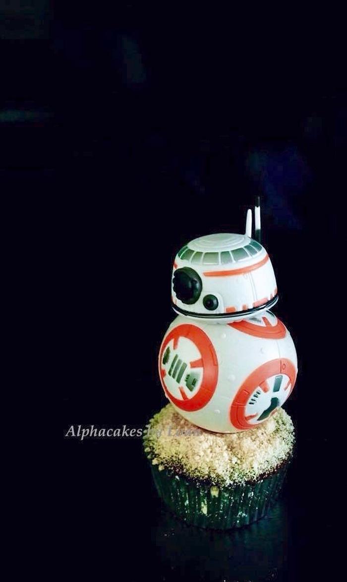BB-8 cupcake. 