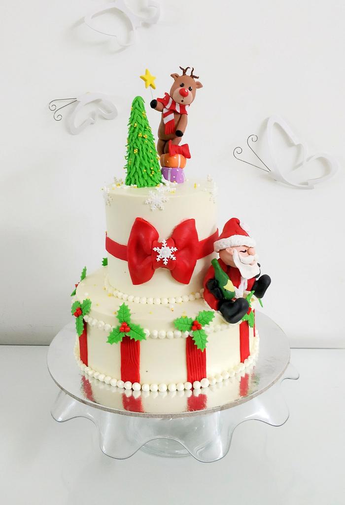 Santa high on Christmas - Decorated Cake by Nikita - CakesDecor