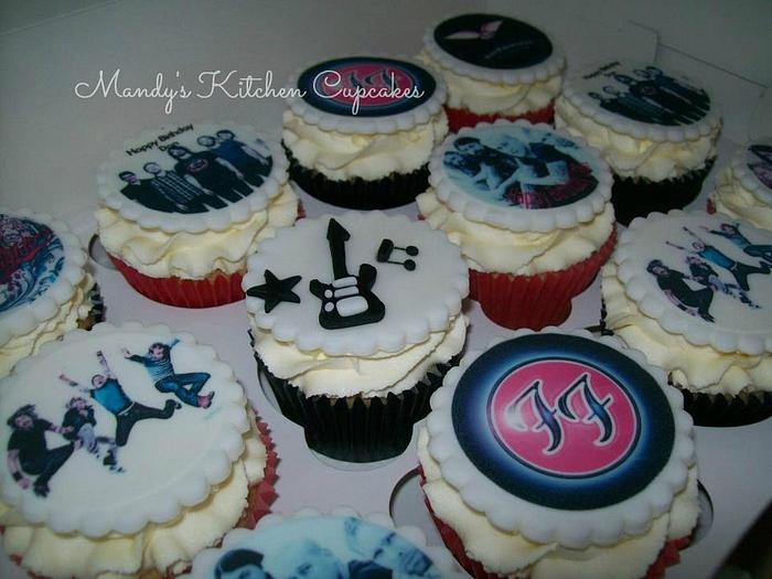 Foo Fighter themed Cupcakes