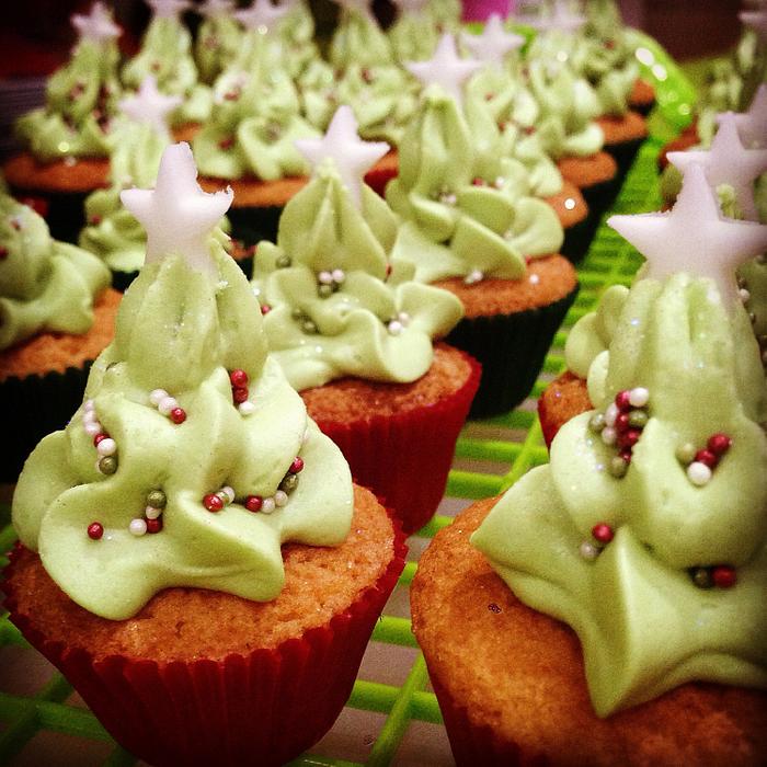 Mini Christmas tree cupcakes 