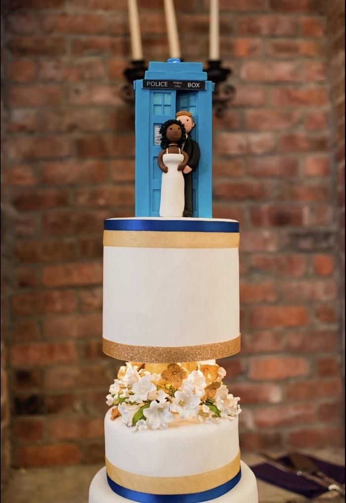 Tardis Dr Who Wedding Cake