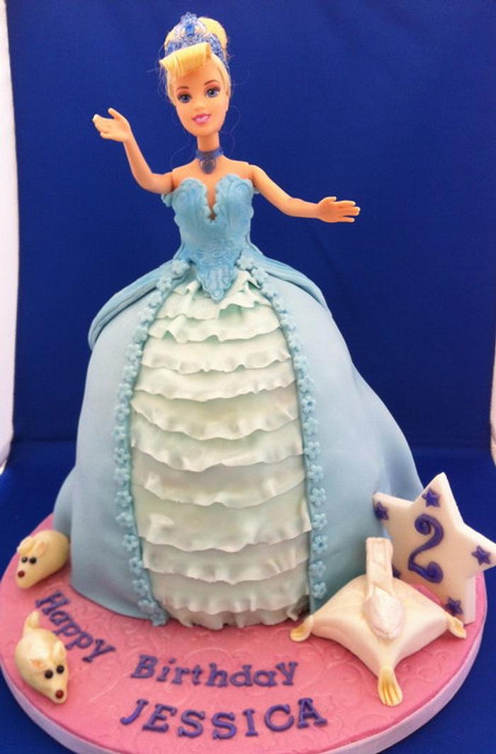 Cinderella cake and cupcakes