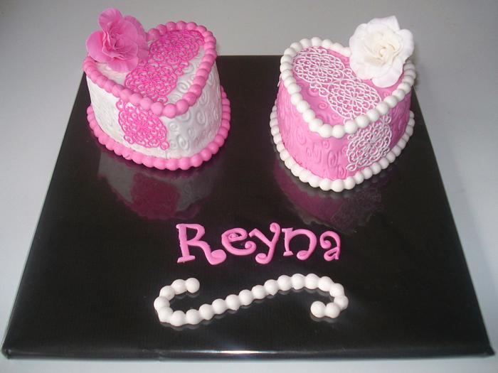 Little hearts cakes