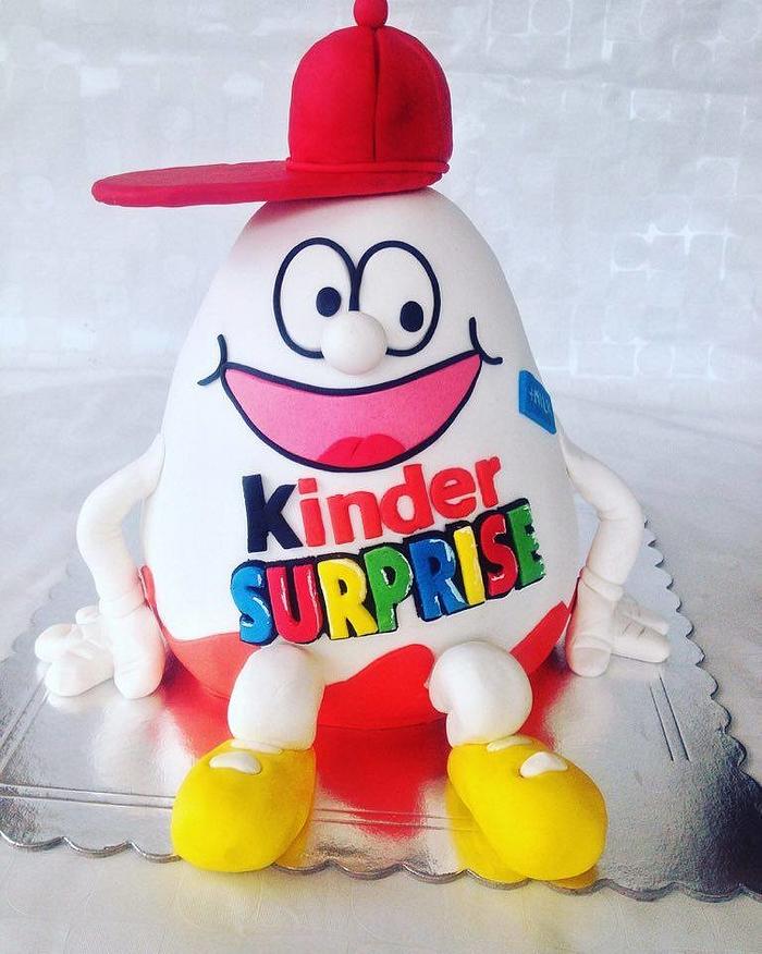 Kinder surprise cake