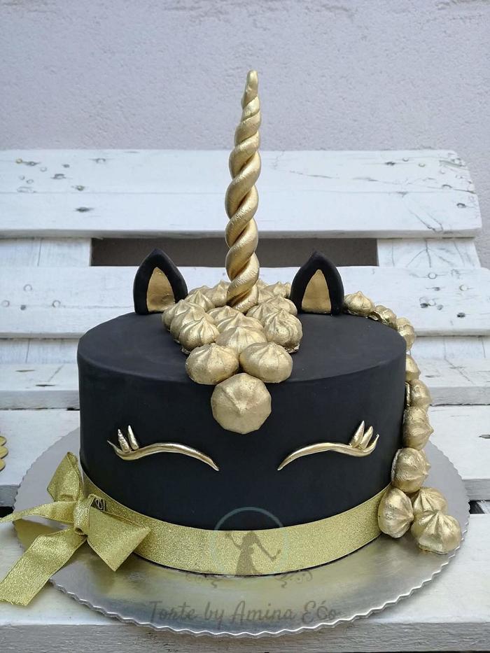 Black & gold unicorn cake
