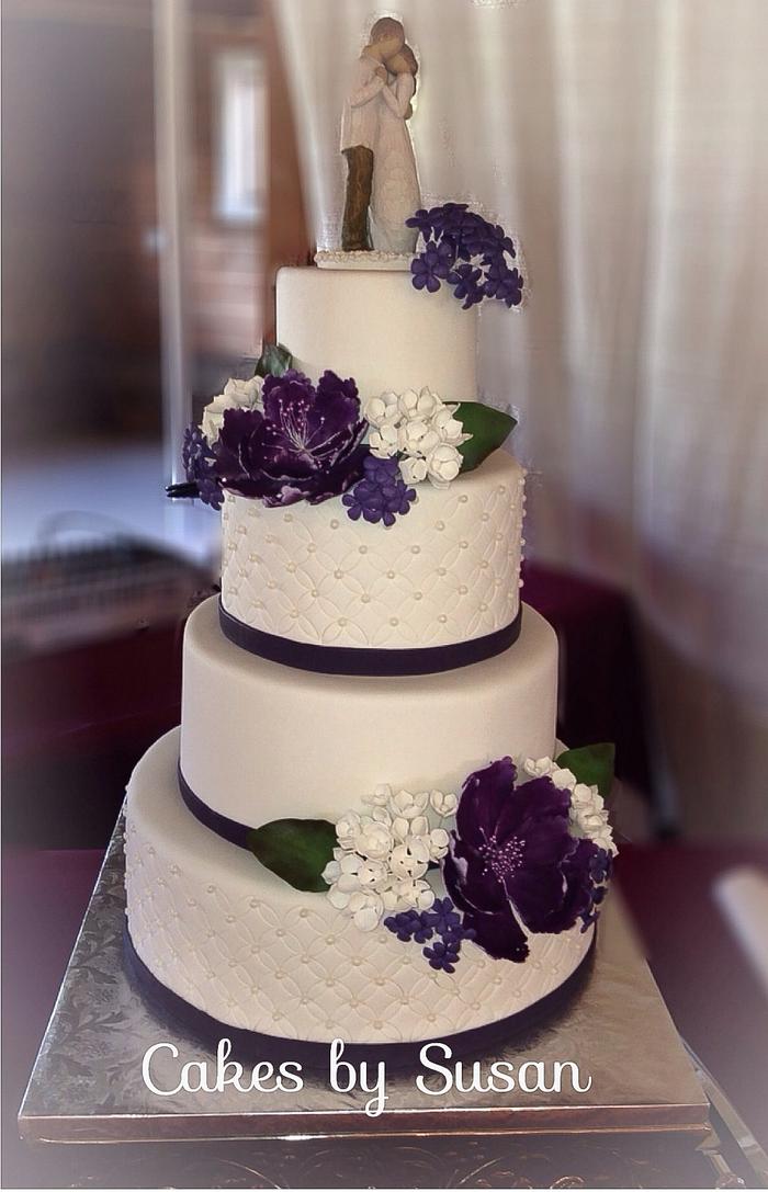 1,168 Purple Wedding Cake Decorated Flowers Stock Photos - Free &  Royalty-Free Stock Photos from Dreamstime