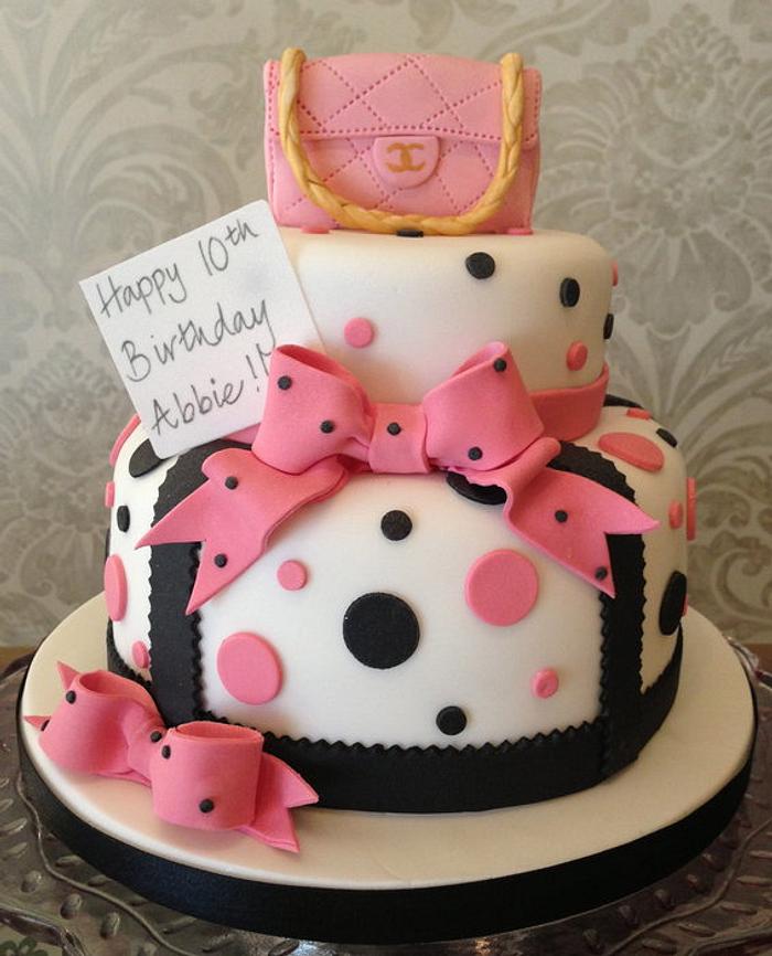 Girl handbag cake - Decorated Cake by Layla A - CakesDecor