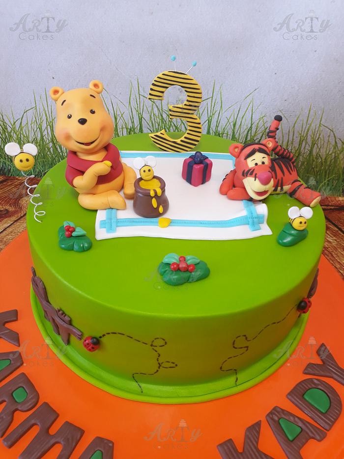 Winnie the pooh cake 