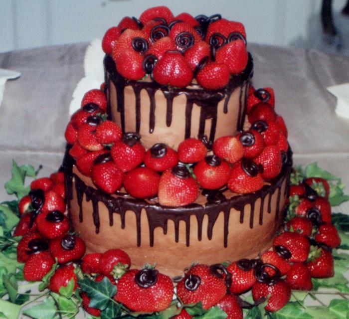 Buttercream Grooms cake with strawberries