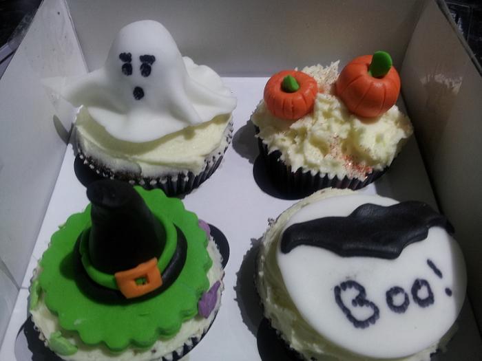 Frozen & Halloween Cupcakes