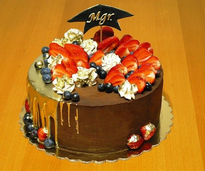 Graduation drip cake