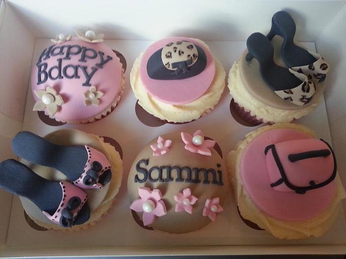 Leopard print shoe and bag cupcakes