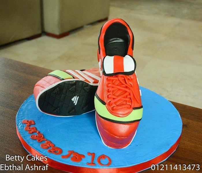 Football shoes cake 