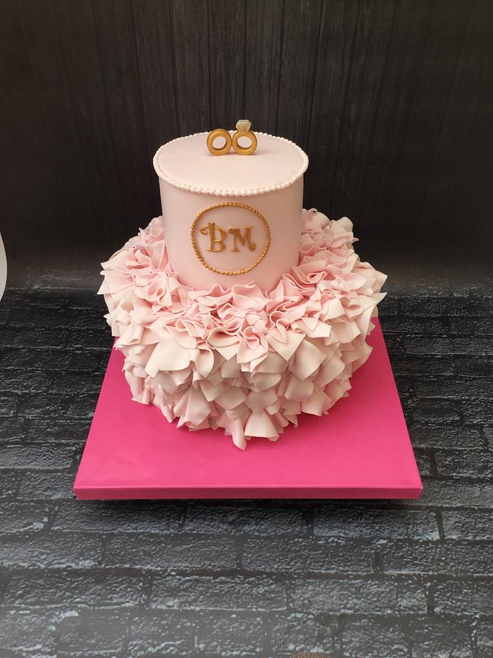 Pink ruffles wedding cake 