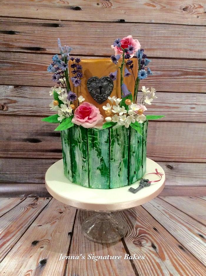 'Secret garden' wedding cake