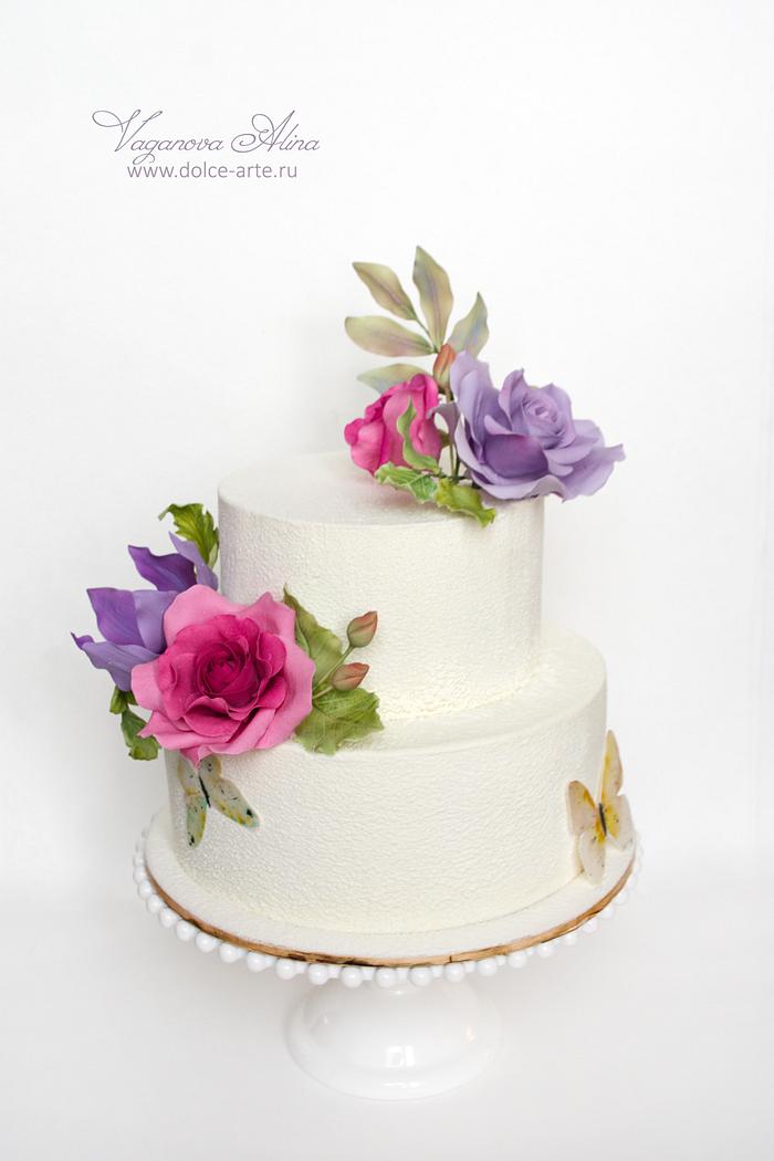 Elegant cake with roses