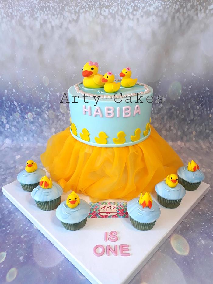 Ducklings cake by Arty cakes 