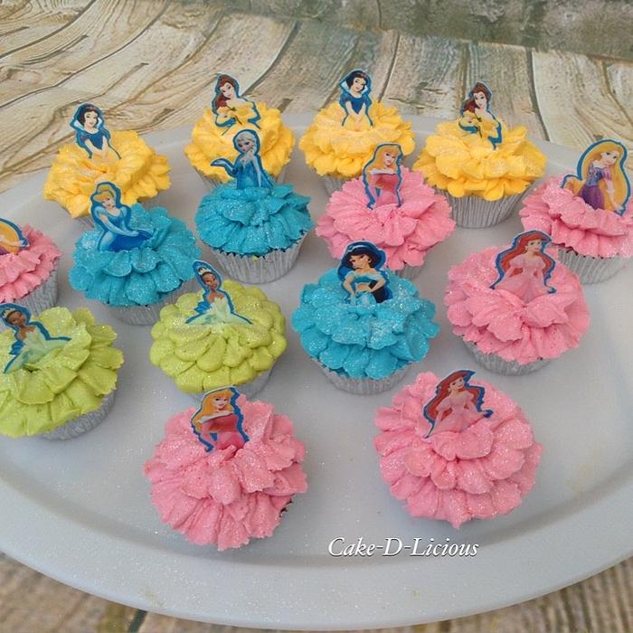 Princesses and superheroes cupcakes 