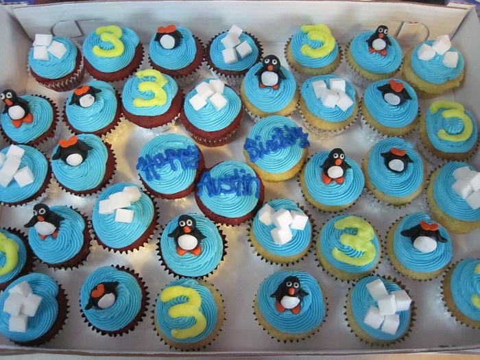 Happy Feet themed cupcakes