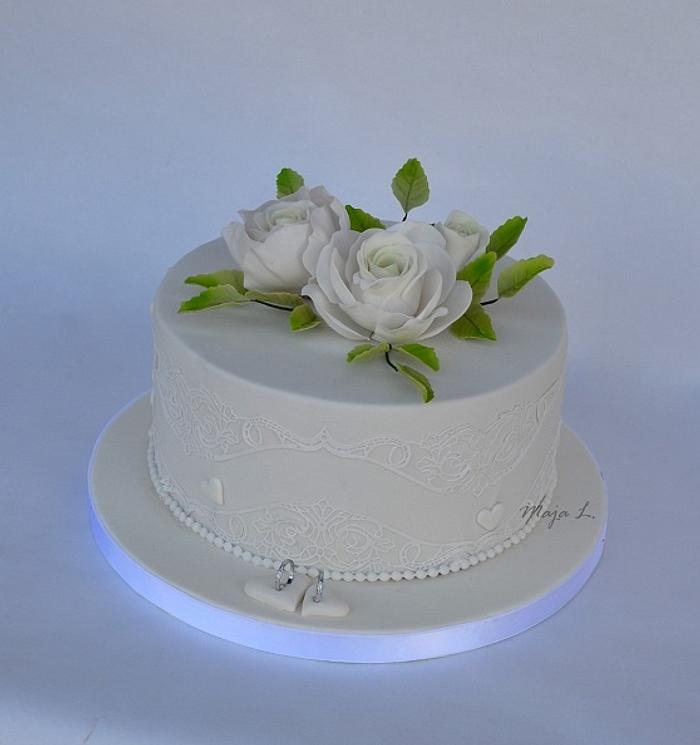 White roses wedding cake