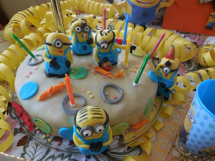 Minions Birthday Cake 
