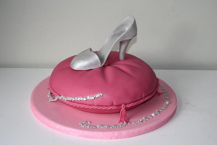 Pillow cake with shoe